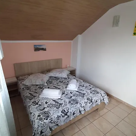 招待所 Bcm Family House 3*